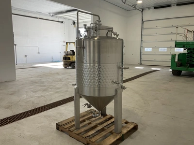 Used PSYCHO BREW JACKETED CONICAL FERMENTER/UNITANK 10BBL Jacketed Tanks Michigan US | Miedema Asset Management Group #1580123