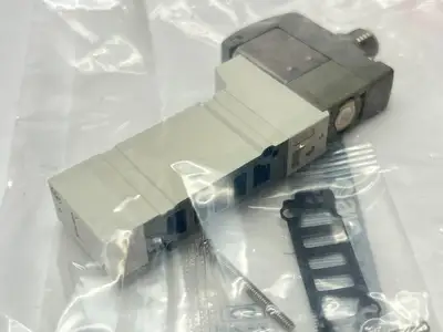 SMC SY3140-5W0Z Solenoid Valve SY3000