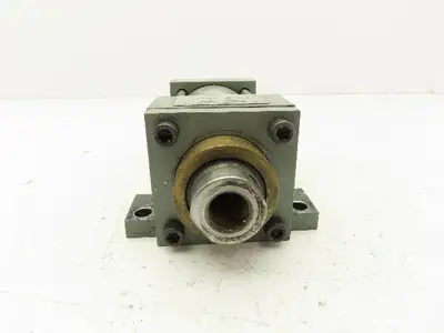 Lynair LH-2-1/2A04 Hydraulic Cylinder 2.5" Bore 2" Stroke 1500 PSI Foot Mount