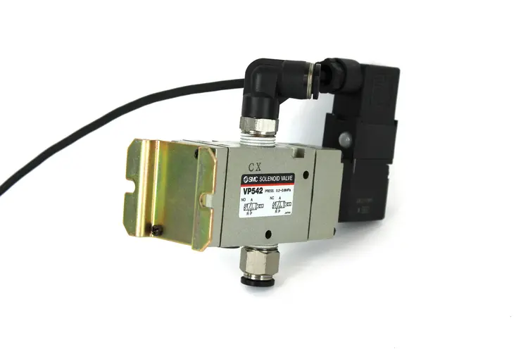 Used SMC VP542 Solenoid Valves | Industrial Parts R Us Inc. #360670
