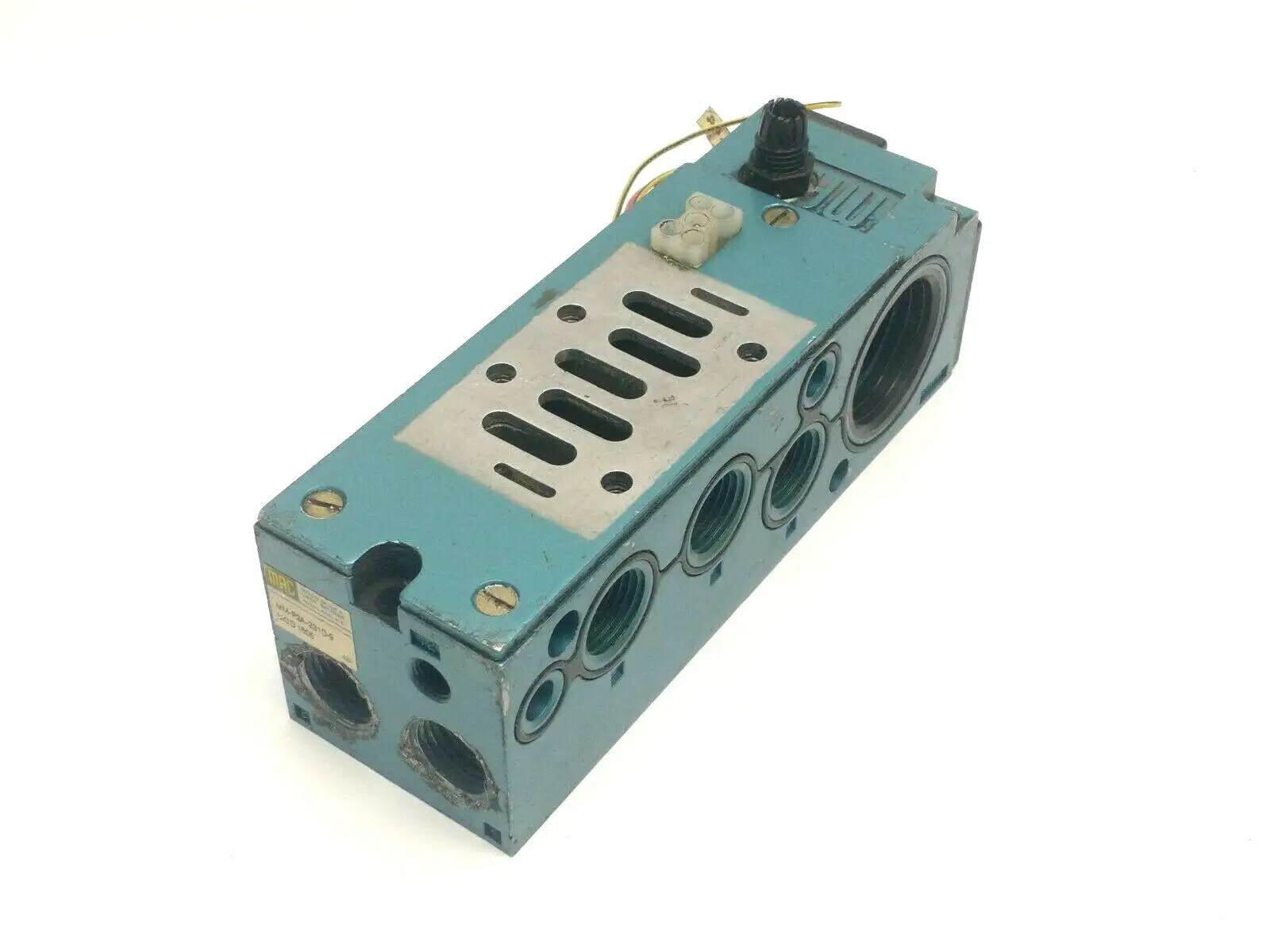 MM-P2A-231D-9 | MAC Valves  Mod 1605 Valve Manifold Base 1/2" NPTF - Used