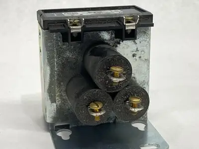 USED MDI DISPLACEMENT RELAY CONTACTOR 120V COIL 30A 600VAC