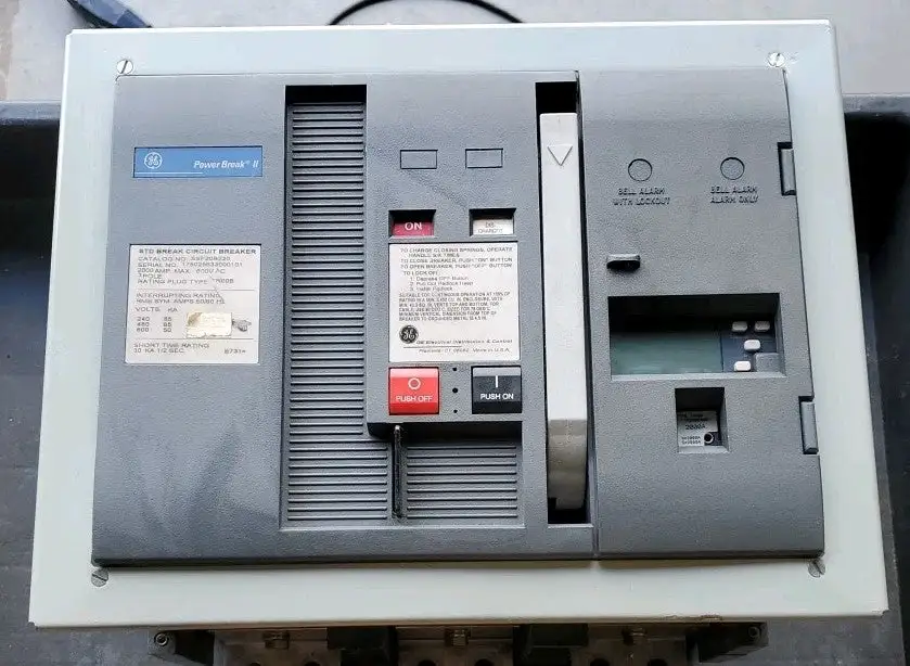 USED GE SSF20B220 STD Break Circuit Breaker, 2000A, 600VAC