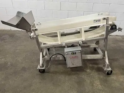 Safeline 4'L Incline Infeed Conveyor