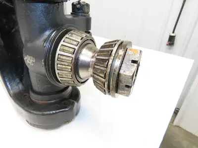 Hyster E80XN Forklift Rear Axle Dual Hydraulic Steering Assembly 8527474
