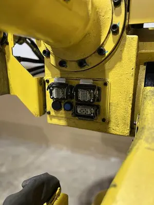 Used 2002 FANUC R-2000IA/165F Robots Michigan US | RAB Industries, Inc. #184240