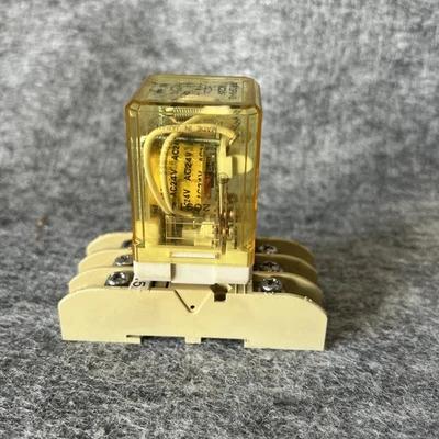 Used IDEC RR3-PAU Relays & Switches California US | Davliegogo LLC #1725417