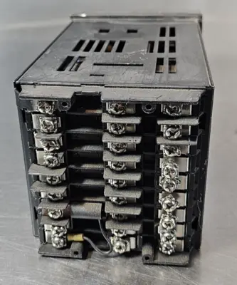 Honeywell UDC3000 Universal Digital Limit Controller (BIN632)
