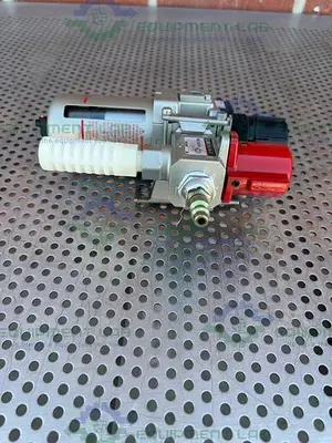 USED SMC AW40-N04-Z FILTER REGULATOR 7-125 PSI W/ SMC VHS40-N04-RZ PRESSURE VALVE