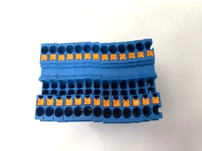 USED PHOENIX CONTACT FEED-THROUGH TERMINAL BLOCK PT 2,5 BU LOT OF 13