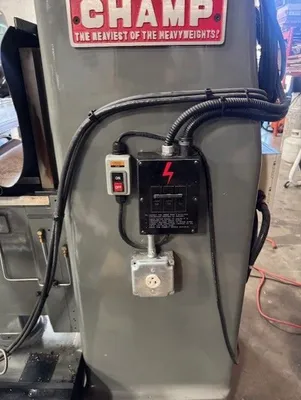 2022 WEBB Champ 5VK-HC-XL-3X Mills, Knee Type | N & R Machine Sales (5)