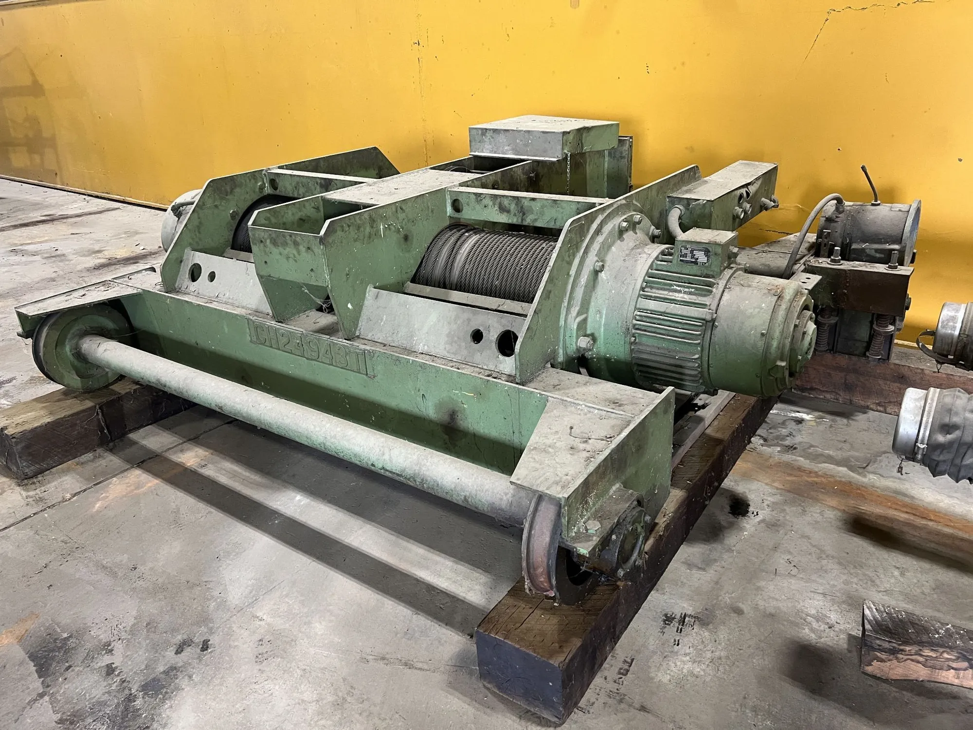 USED 1975 P & H 20 TON TOP RUNNING HOIST
