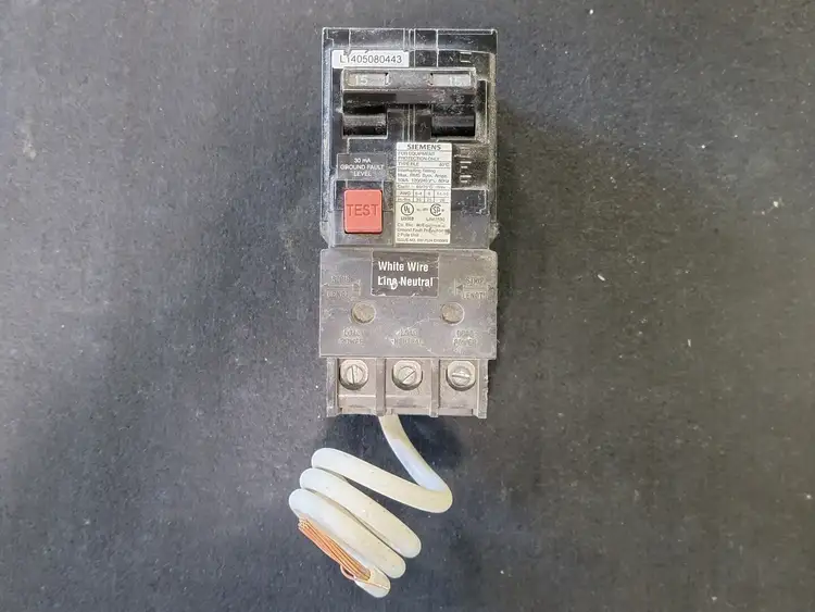 Used SIEMENS BLE215 Switchgears British Columbia CA | Lenmark #243606