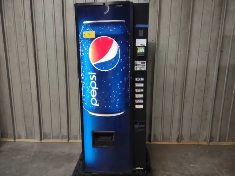 Used _UNKNOWN_ _UNKNOWN_ Vending Machines Minnesota US | K-BID 5 #181240