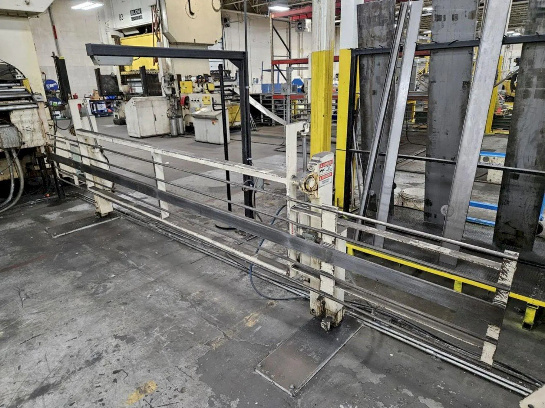 20' X 36" PRE THREAD UP TABLE