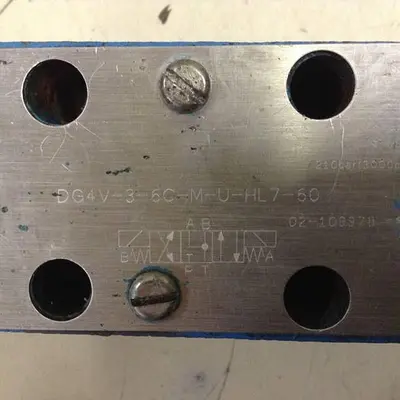 USED VICKERS DG4V-3-6C-M-U-HL7-60