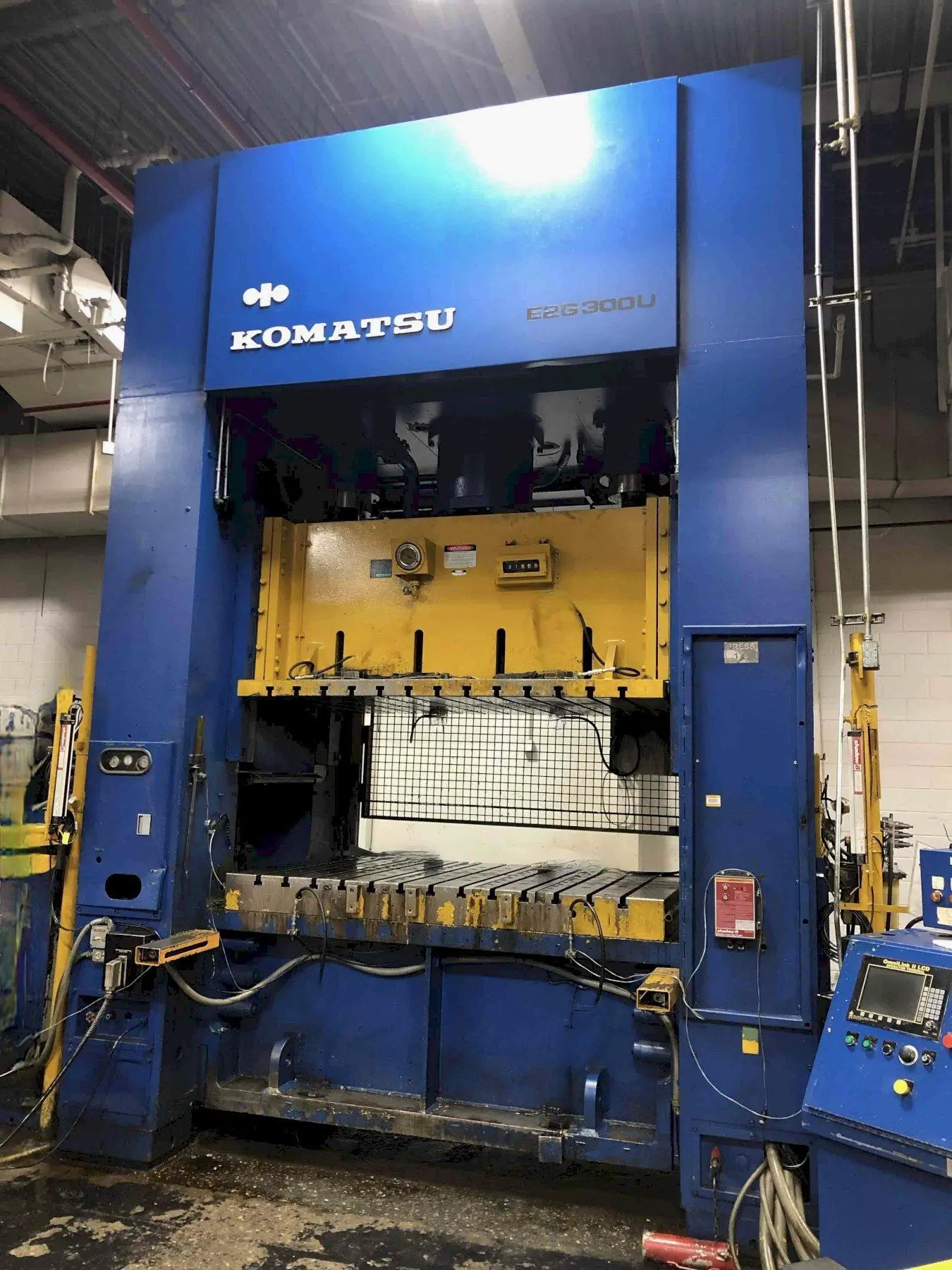 USED 1988 KOMATSU E2G300U