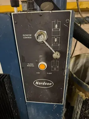 Used _UNKNOWN_ _UNKNOWN_ Glue Machines Pennsylvania US | Global Equipment International, LLC #1430366