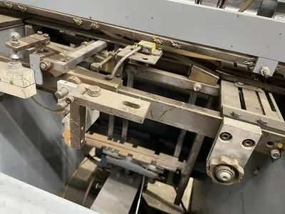 USED 1989 BURT 408D HYDRAULIC ROLL THROUGH LABELER