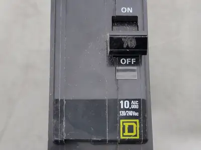 NEW SQUARE D QOB270