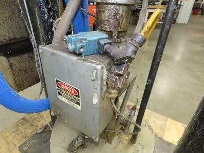 Graco Thermo Flow 55G Hot Melt Drum Unloader 55 Gallon 240V 3Ph READ