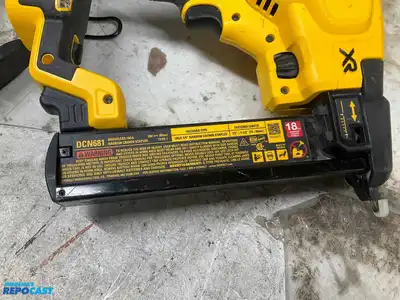 DeWalt 20V Brushless 30 Degree Framing Nailer and 18 Gauge Narrow Crown Stapler with Case