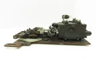 Hyster 3-Spool Hydraulic Mast Control Valve Manifold from E60Z-33 Forklift
