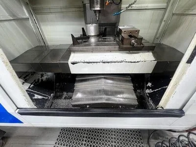 USED 2011 HURCO VM10