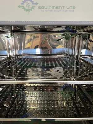 USED NUAIRE NU-8700 AUTOFLOW IR WATER-JACKETED CO2 DUAL STACKED INCUBATOR
