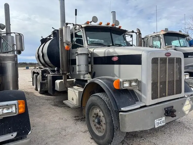 Used 2009 ENERFAB ACID TRUCK Water Trucks Texas US | Elliott Equipment Company #1049040