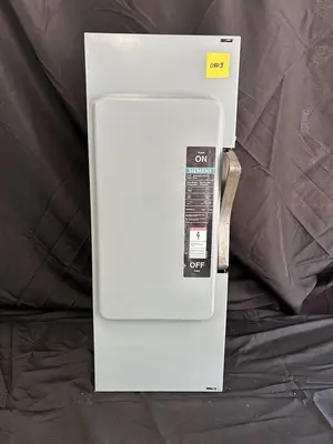 LOT OF VARIOUS ELECTRIC DISCONECTS AND PANAL BOXES