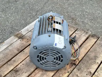 10-2.5 hp, 575 volts, 1765/880 rpm, 256T Electric Motor