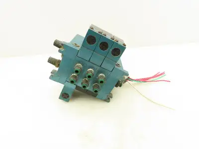 MAC 811C-PM-111DA-142 Pneumatic 3-Station Manifold 5/2 Solenoid Valves 120V