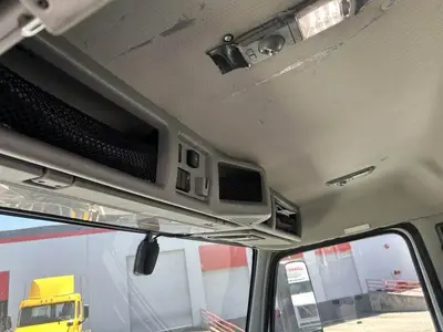 USED 2022 VOLVO VNR42T300
