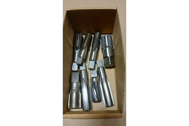 Used _UNKNOWN_ _UNKNOWN_ Taps & Dies Ohio US | Thompson Auctioneers #1547365