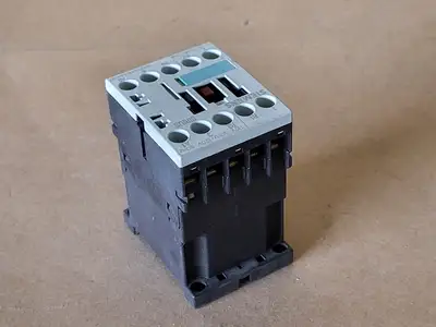 USED SIEMENS 3RT1516-1AK60