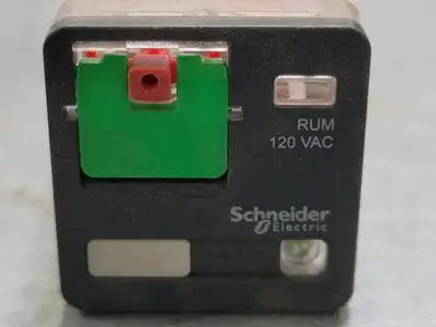 USED SCHNEIDER ELECTRIC RUMC22F7