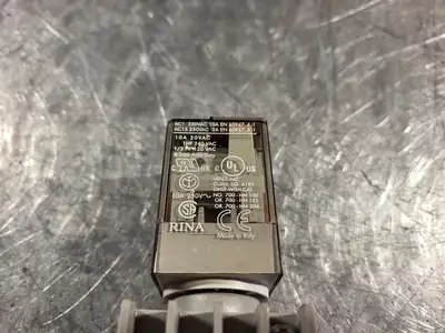 USED ALLEN-BRADLEY 700-HA32A1