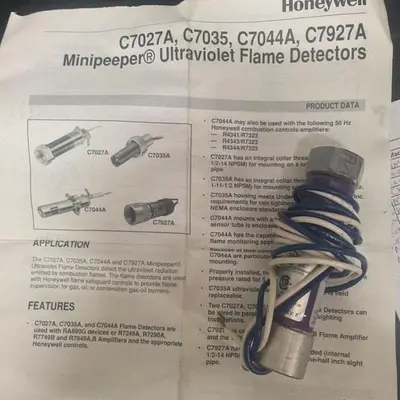 Ultraviolet flame detector