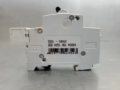 USED ABB S201-C8H10 Circuit Breaker, 1P, 8A, 230/400VAC