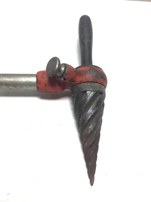 Ridgid 2-S Ratcheted Spiral Pipe Reamer with Handle