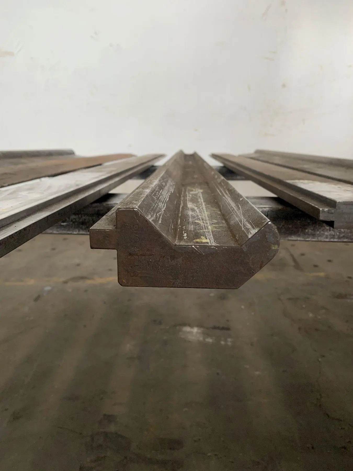 6'6"(78")PRESS BRAKE TOP GOOSE NECK MALE DIE. STOCK # 0875024