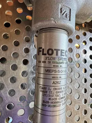 Used DWYER FLOTECHT V6EPS-S-D-1-S FLOW SWITCH W/ CROUSE MINDS LBY25 SA ELBOW Test Equipment - Other California US | Equipment Lab #1427413