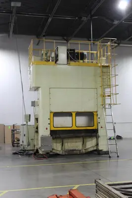 1999 KOMATSU L2M300-3BM Stamping Press | Levy Recovery Group (34)