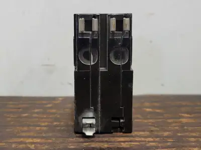 Used SQUARE D QO220 Switchgears British Columbia CA | Lenmark #242280