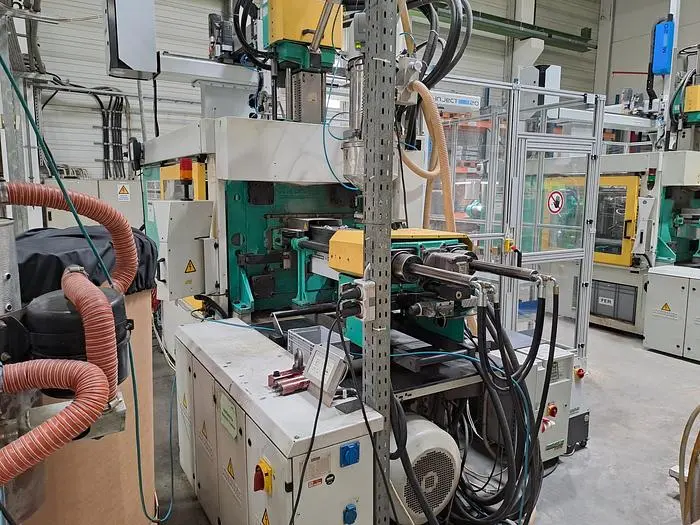 Used 1997 ARBURG 520C 2000-350/60 2F Injection Molding Machines | UCY Industrial GmbH #386223