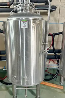 4bbl Glycol Jacketed, insulated, brite tanks/serving tanks