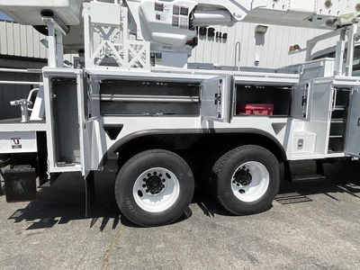 Used 2013 INTERNATIONAL 7500 Bucket (boom) trucks California US | Big Truck & Equipment #1412280