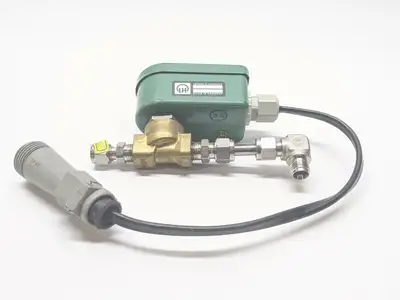 B262B210LT | Asco B262B210 LT Cryogenics Valve 2.8 bar Leybold-Heraeus 42 230 137 - Used