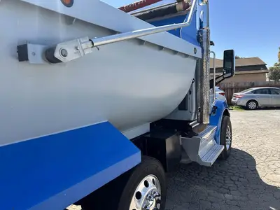 USED 2018 PETERBILT 579